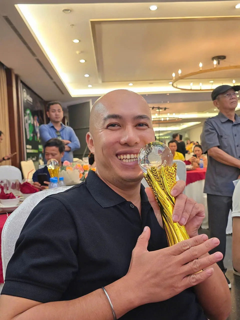 Ly cà phê thơm ngon từ hạt đạt giải top 3 Amazing Cup