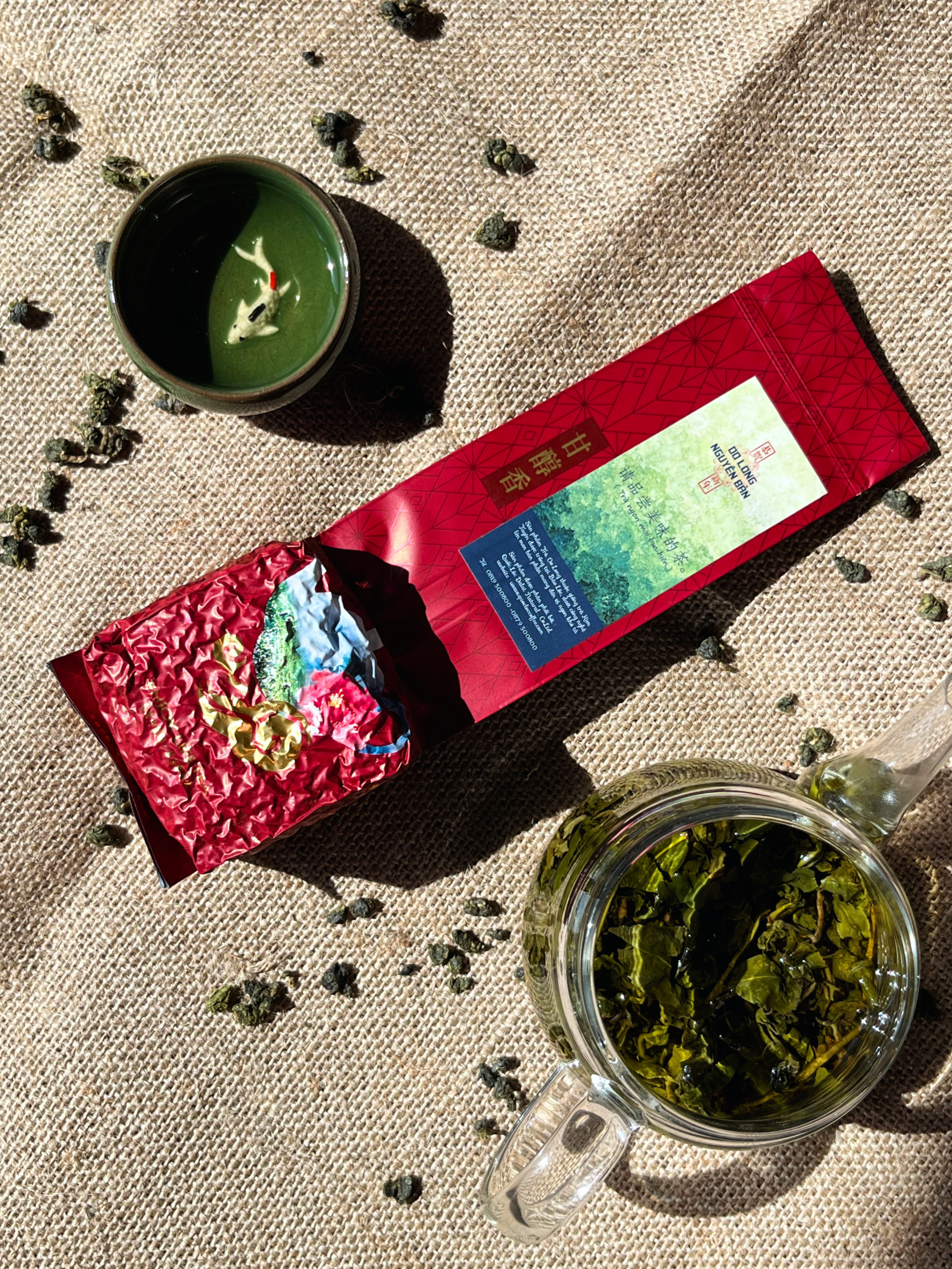 Trà Ô Long nguyên bản từ Quốc Lộc giúp bạn pha ấm trà thơm dịu, không còn lo trà Ô Long bị đắng chát như khi dùng trà kém chất lượng.