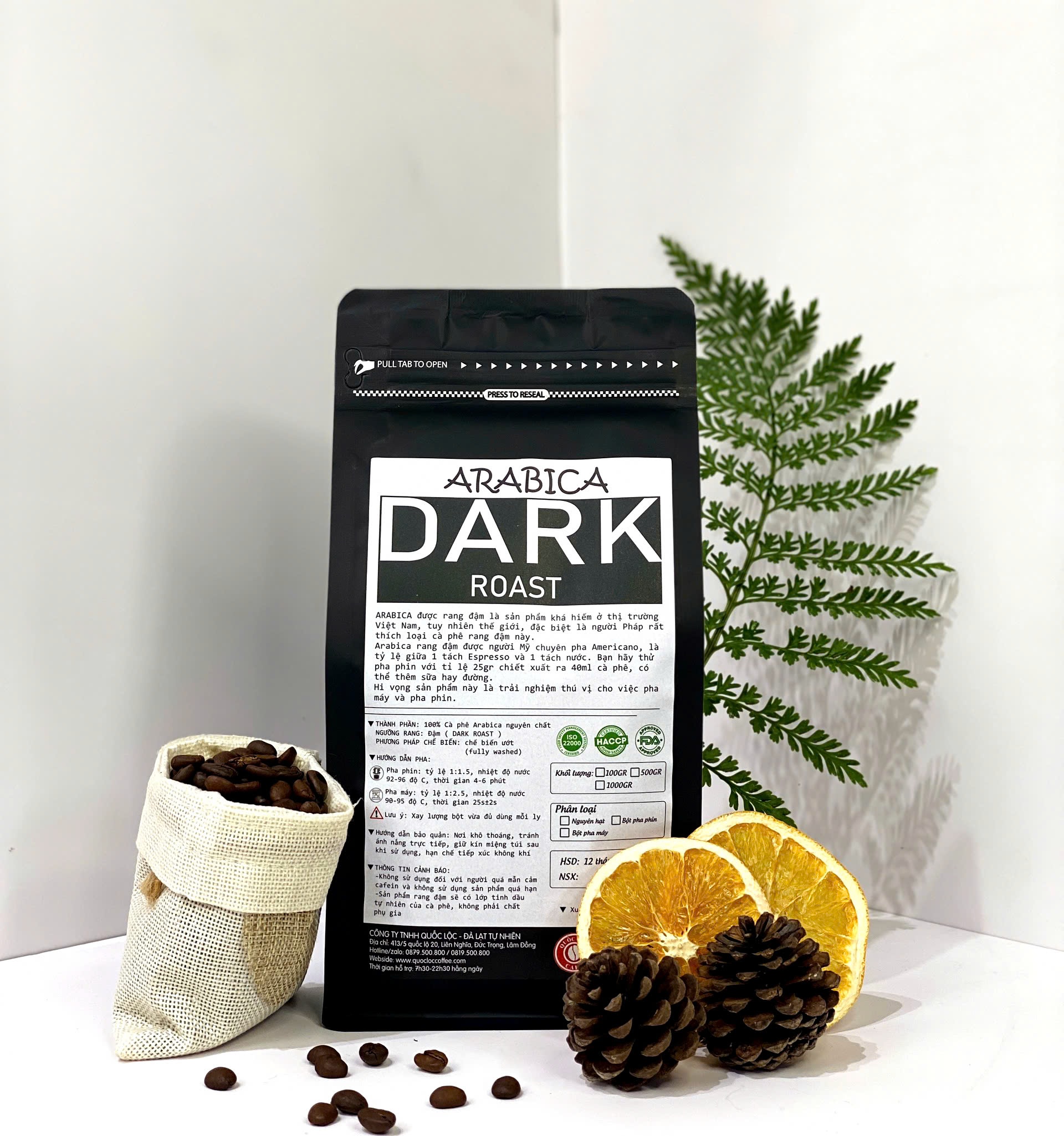 Sản phẩm Arabica Dark Roast của Quốc Lộc Coffee – cà phê nguyên chất không gây hồi hộp, hương thơm đậm, vị mạnh mẽ nhưng êm cơ thể.