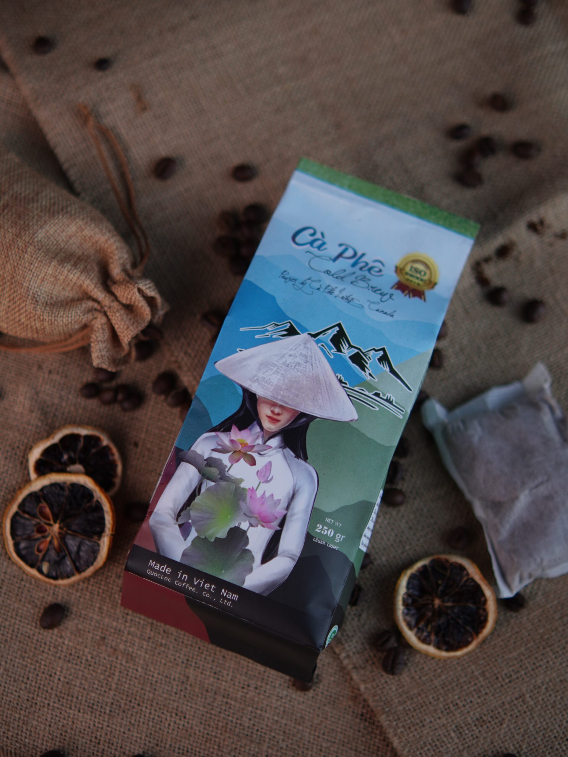 Dòng Arabica rang light medium của Quốc Lộc Coffee – lựa chọn phù hợp khi cold brew nên chọn arabica rang light medium để chiết xuất lạnh mượt, thơm và dễ uống.